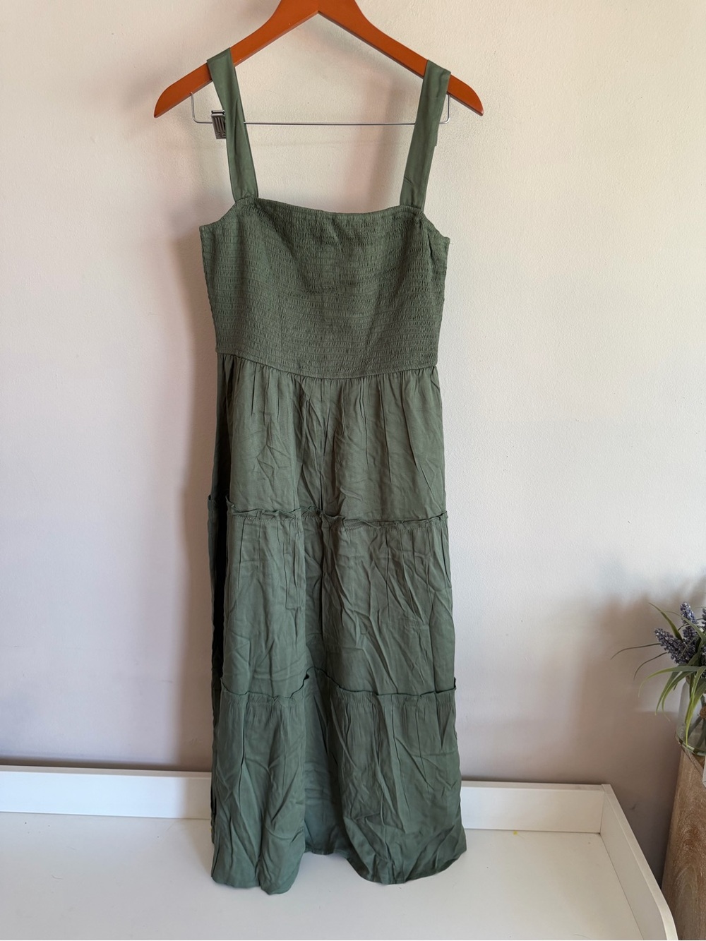 Jim & Nora Olive Green Smocked Tiered Midi Dress Large Viscose Sleeveless